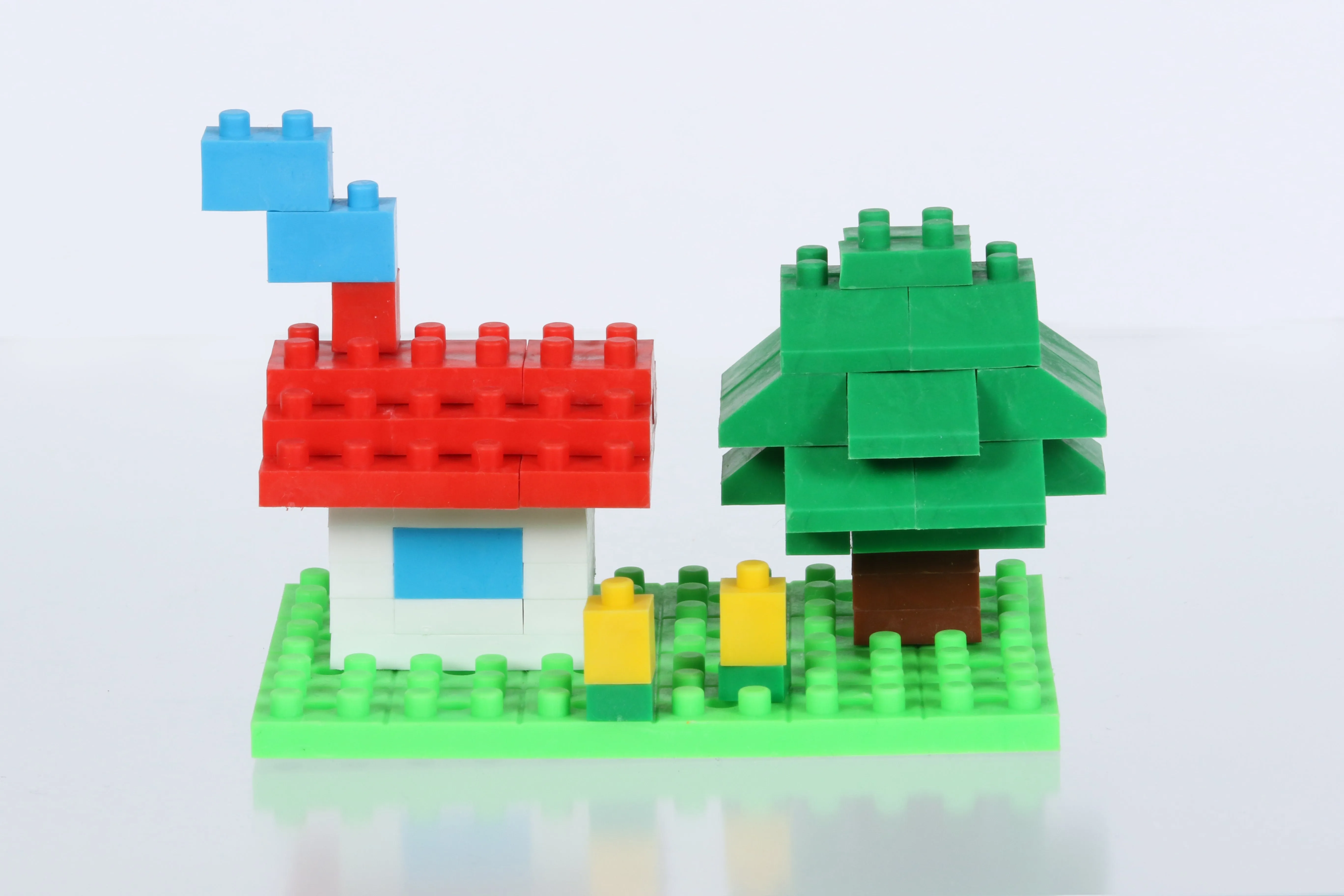 38476 Iwako BLOCKS Tree House Eraser-1