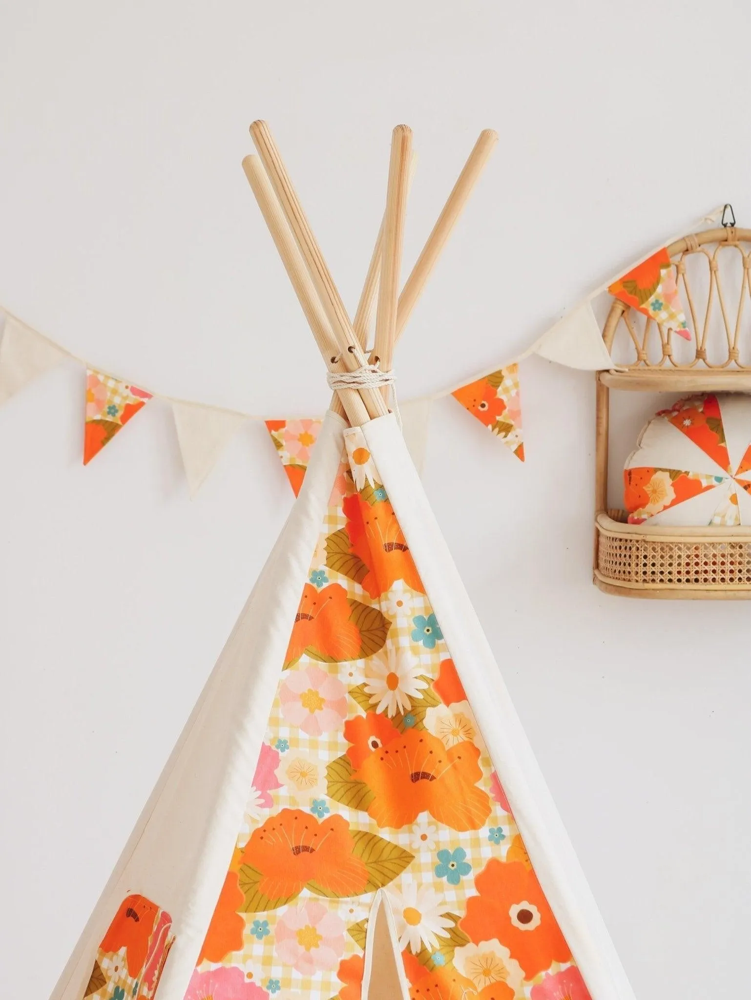 “Picnic with Flowers” Teepee Tent