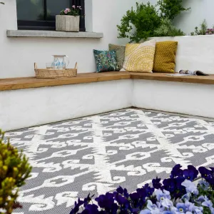 Soft Grey Elegant Trellis Weatherproof Outdoor Runner Rug - Sierra