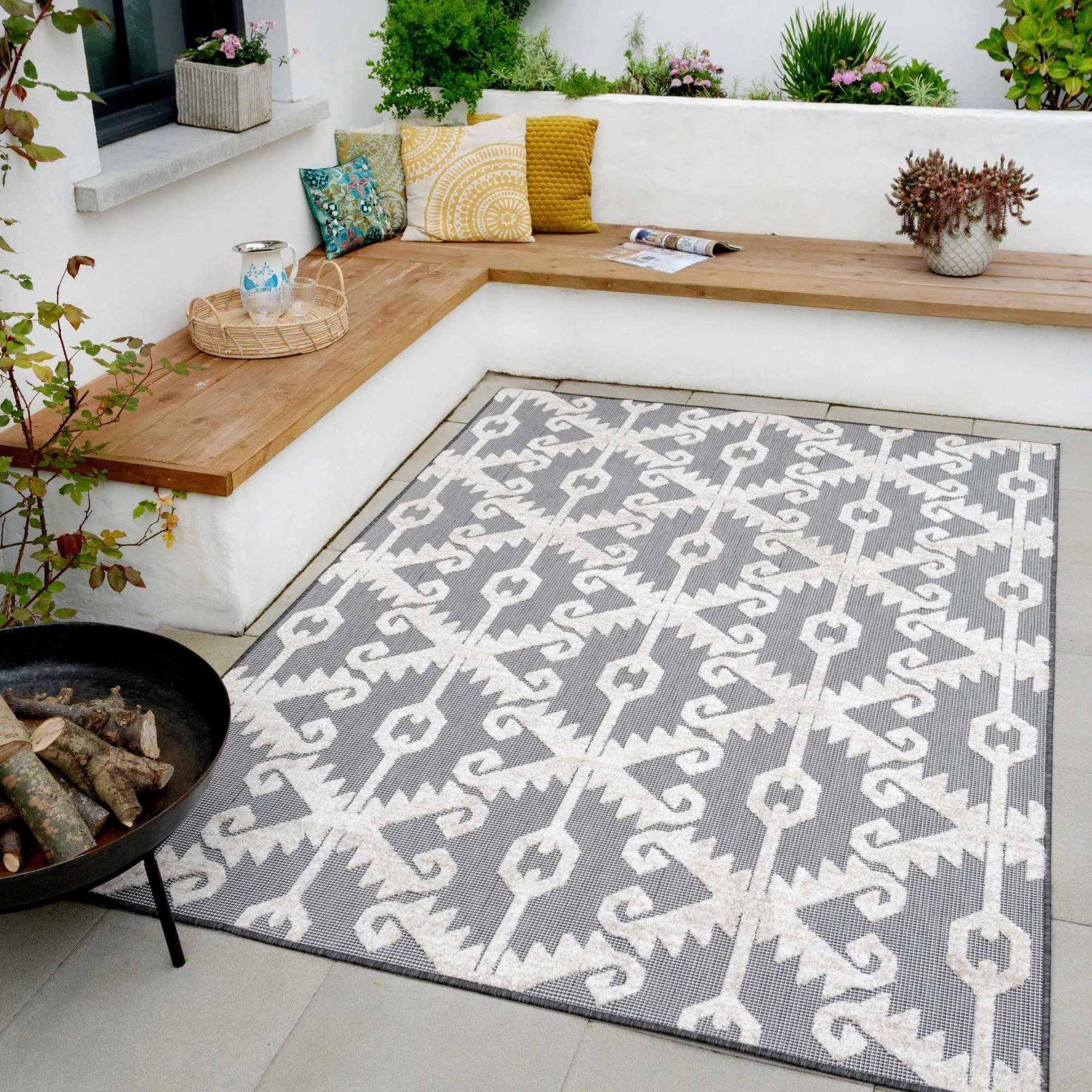 Soft Grey Elegant Trellis Weatherproof Outdoor Runner Rug - Sierra